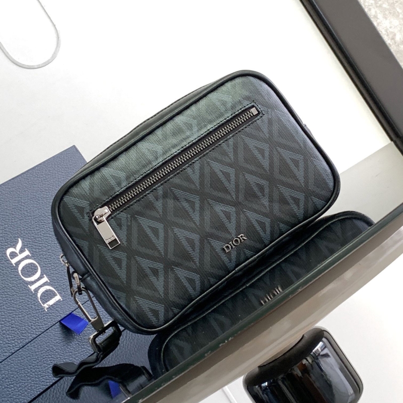 D*or clutch bags